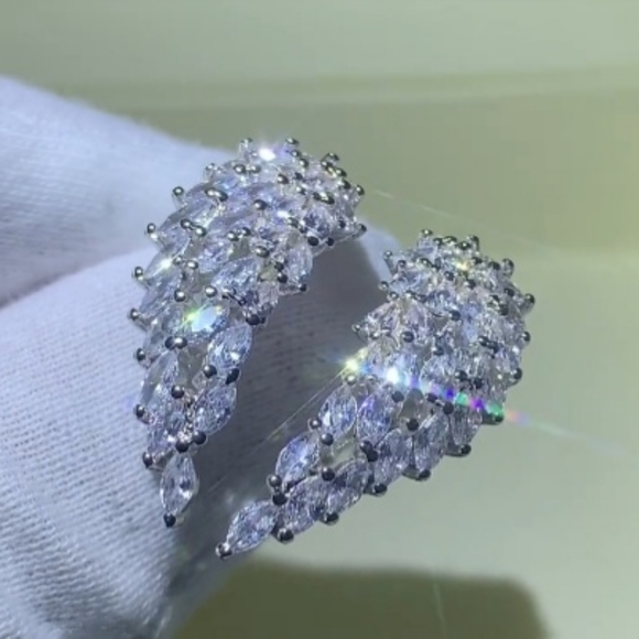 Diamond Angel Wing Ring - Picture 4 of 15